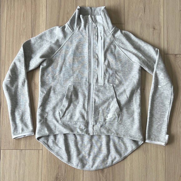 NIKE TECH FLEECE MOTO CAPE FULL ZIP WOMEN'S JACKET - Picture 3 of 11